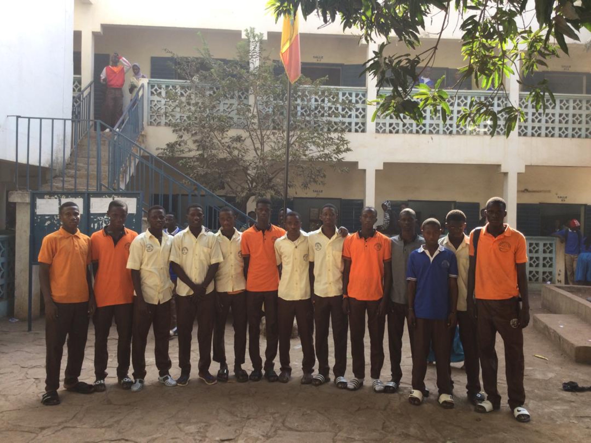 Les jeunes de l’académie à l’école
